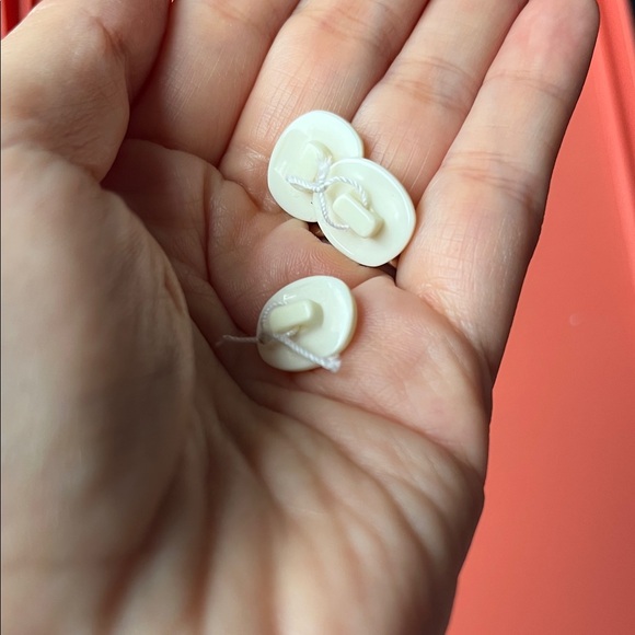 Vintage Buttons - Picture 4 of 5